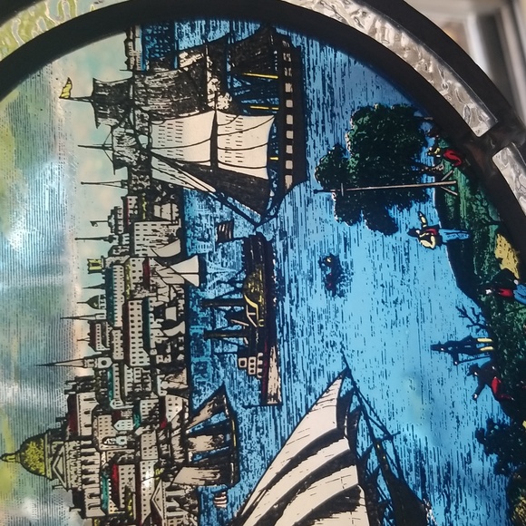 Glassmasters hanging stained glass art. From 1978s Our American Heritage Series. - Picture 4 of 4